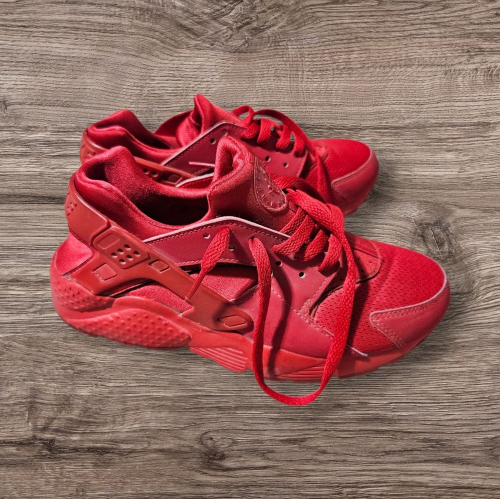 Nike Boys Air Huarache Run Size 5.5Y Red Casual Shoes Sneakers 654275-600